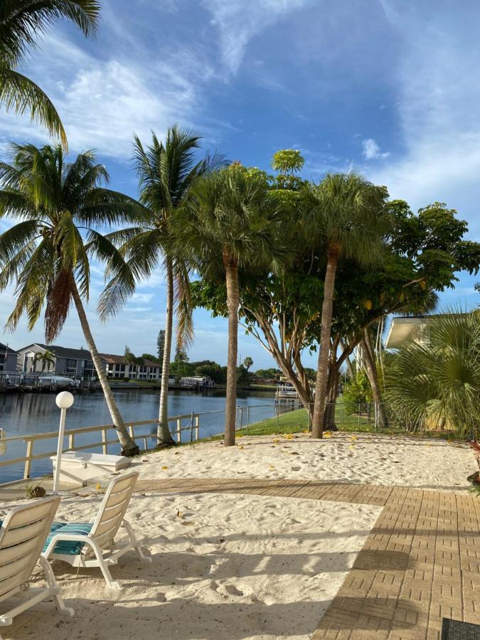 Hideaway Waterfront Resort Cape Coral Eksteriør billede